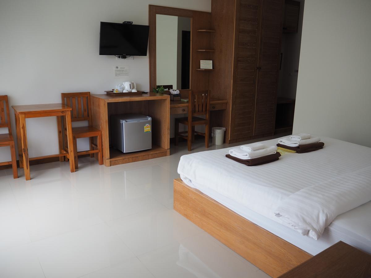 โรงแรมคริสตัล ละไม โรงแรม