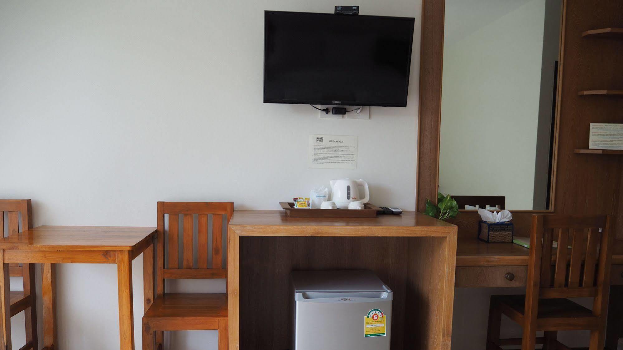 โรงแรมคริสตัล ละไม โรงแรม